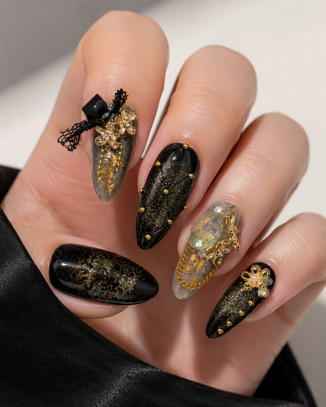 Noir Royal Jewel