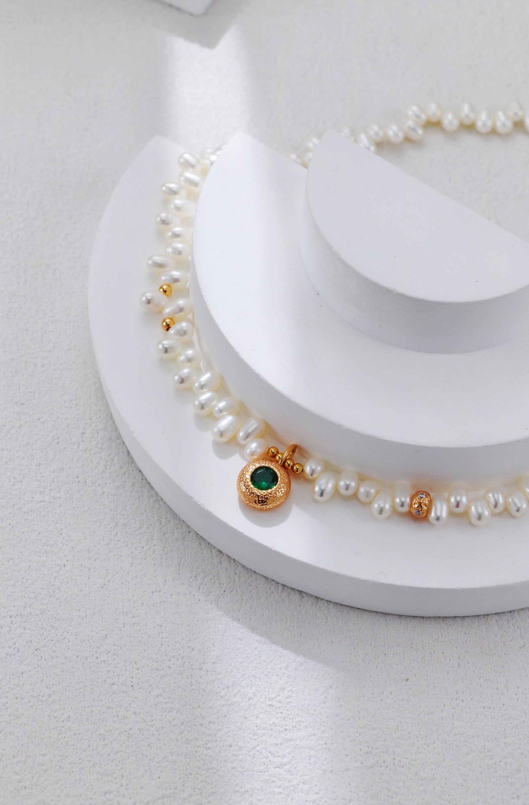 Emerald Royale Pearl Necklace