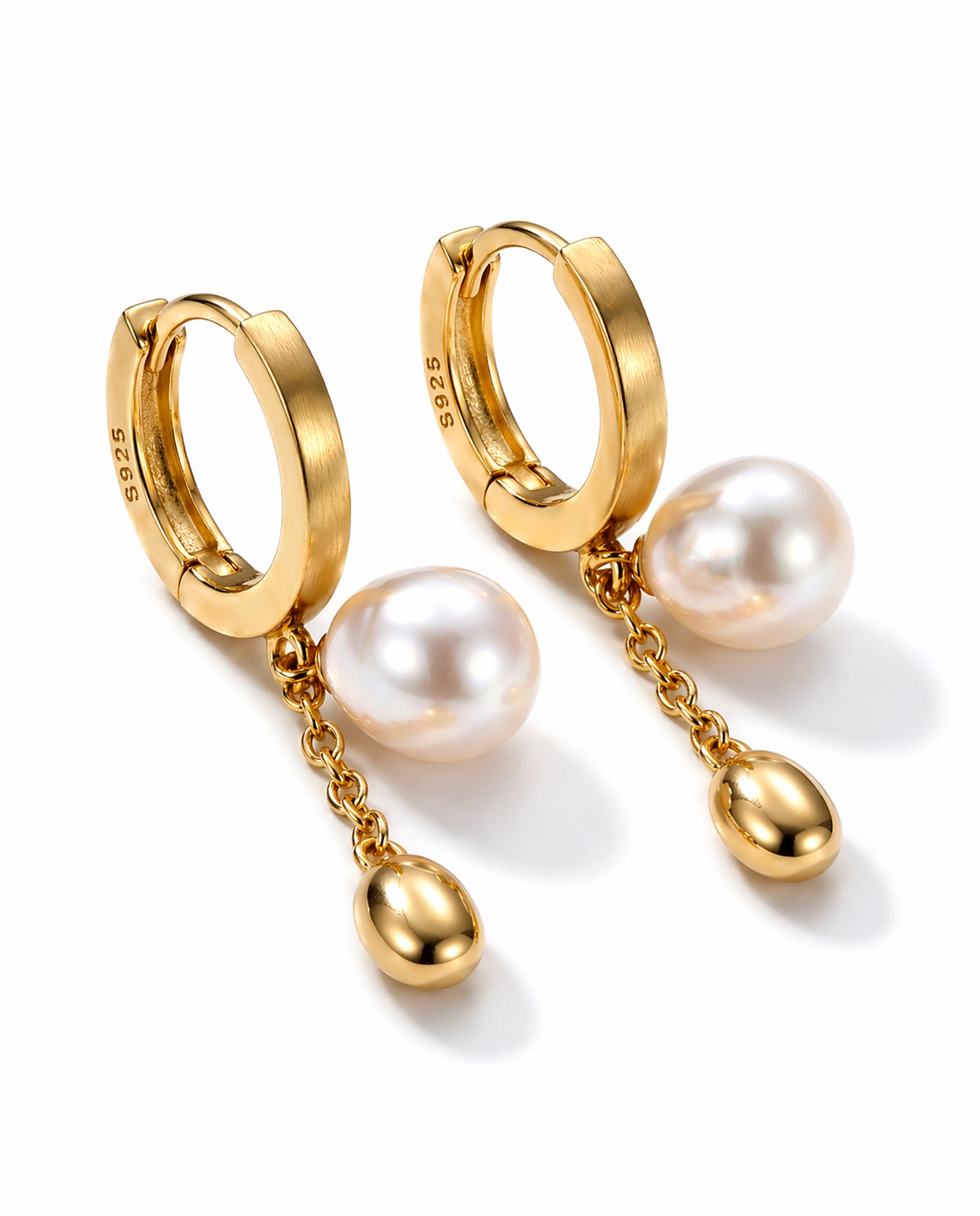 Éclat Pearl Drop Hoops