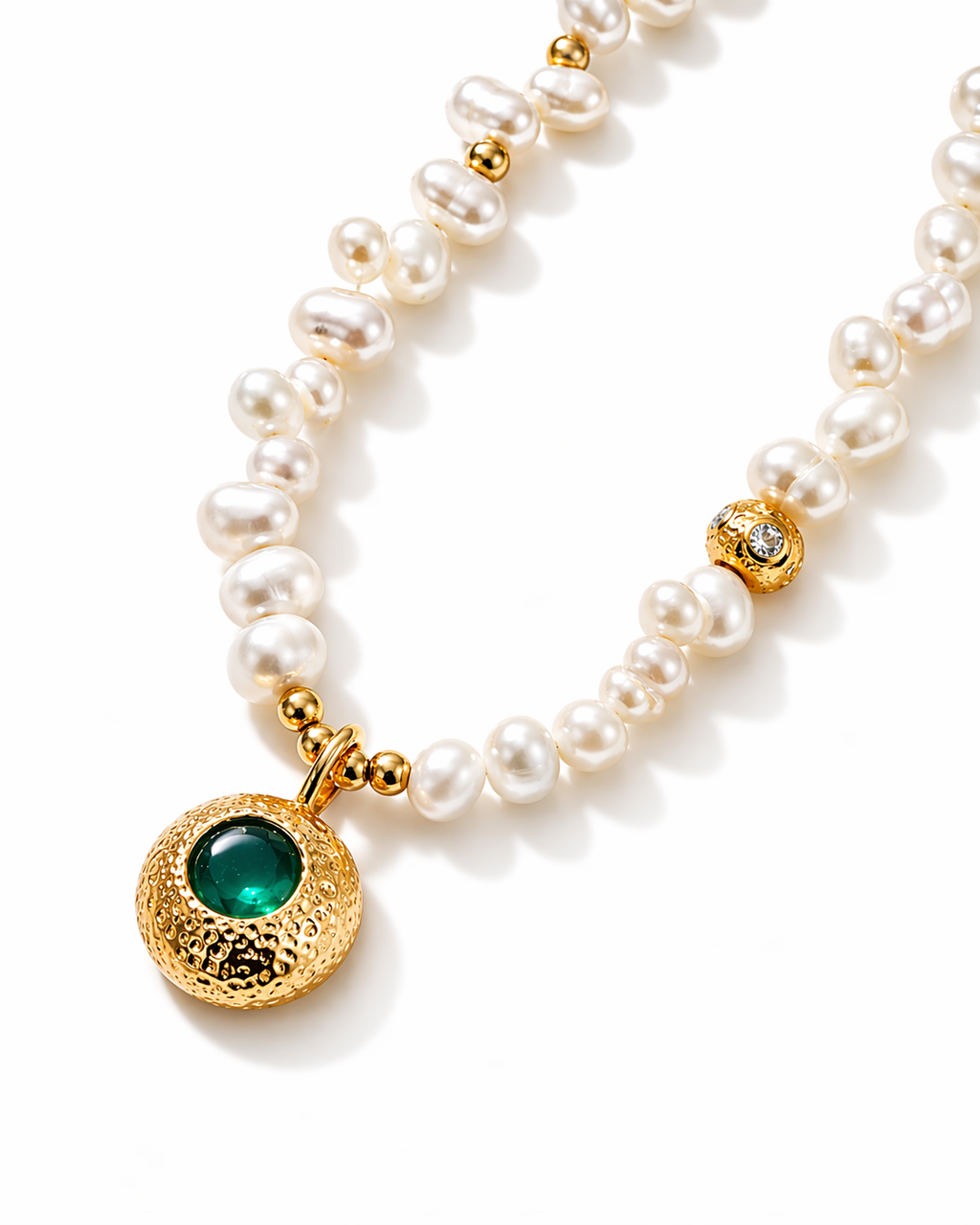 Emerald Royale Pearl Necklace