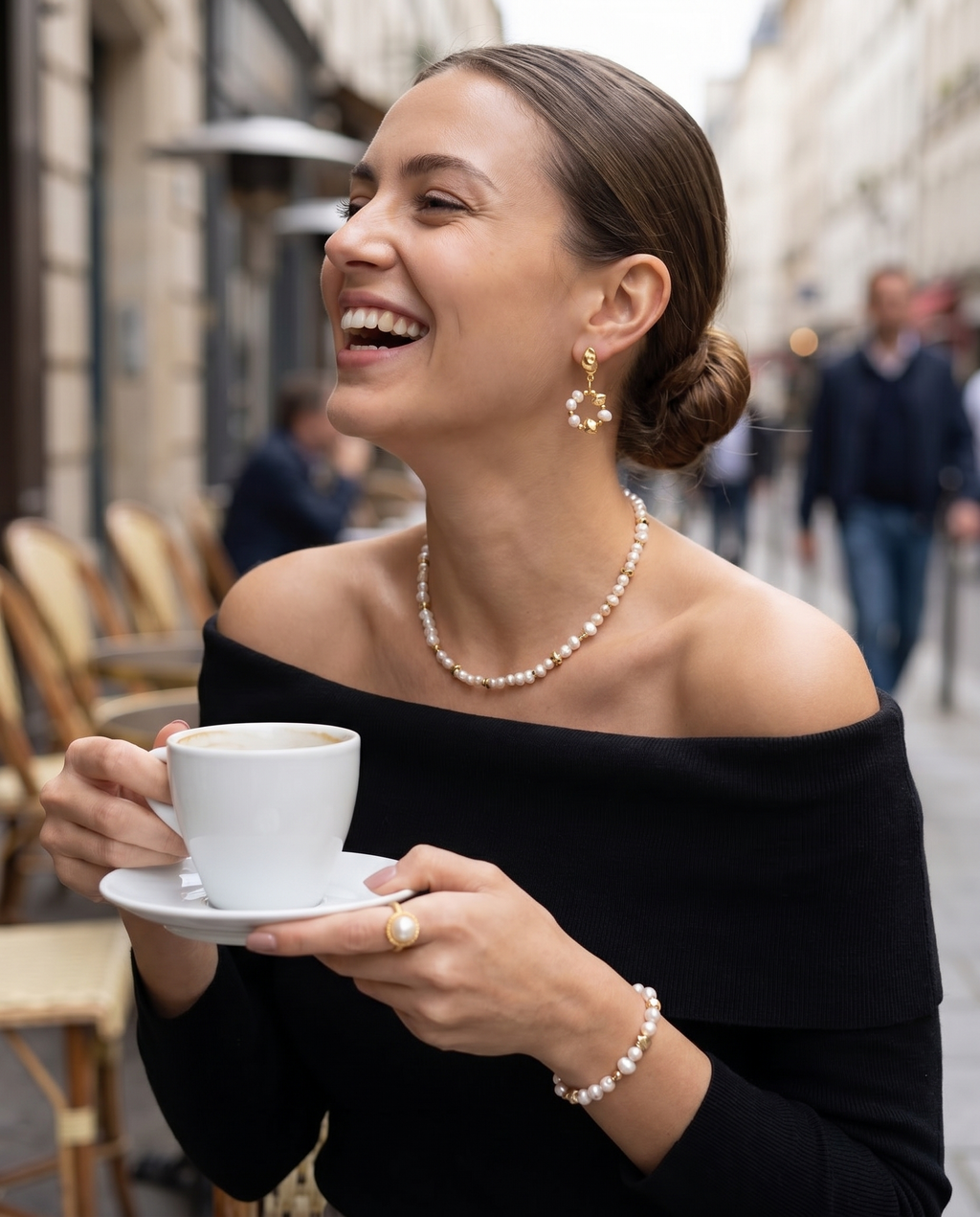 Étoile Circle Pearl Drop Earrings