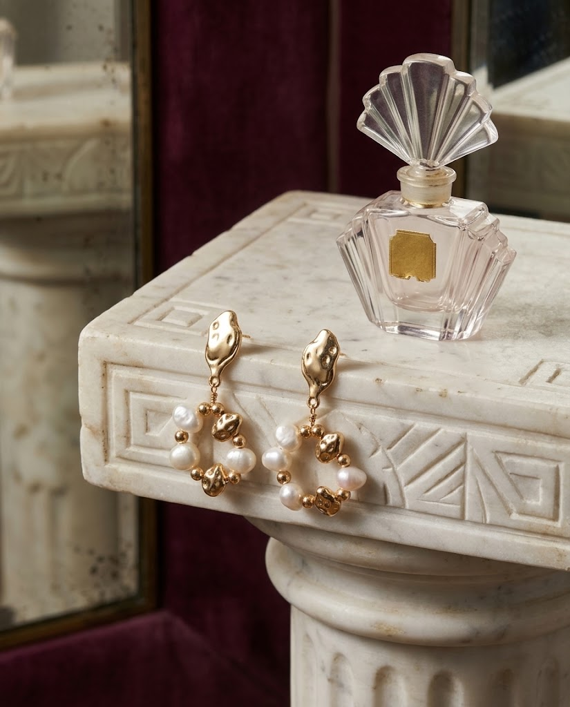 Étoile Circle Pearl Drop Earrings