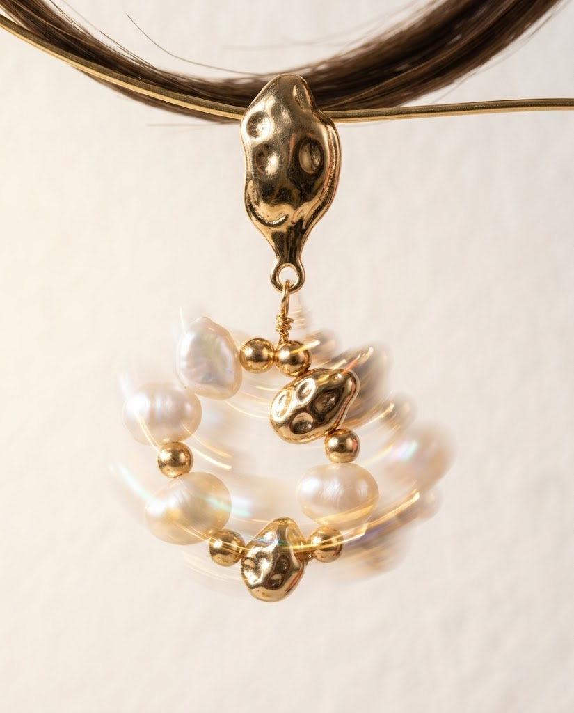 Étoile Circle Pearl Drop Earrings